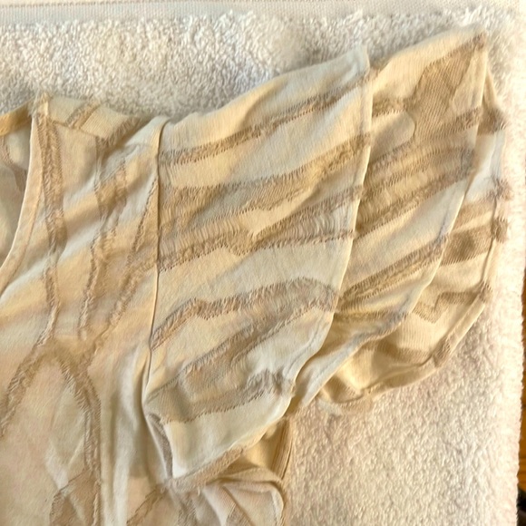 Anthropologie Dolan Shirt. Cream and taupe pattern with light fringe - Picture 3 of 4